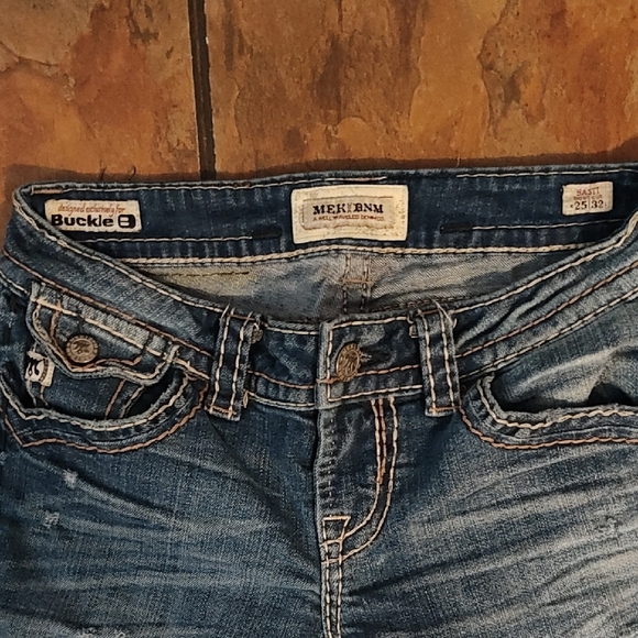 Buckle Blue Jeans with Embroidered Back and Distressed Wash - Picture 7 of 7